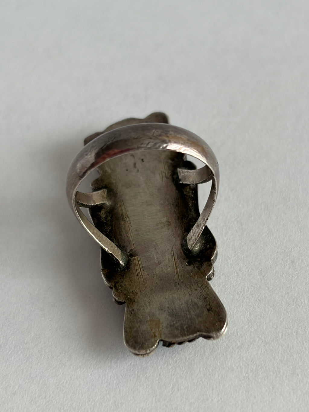 3 STONE VERTICAL RING